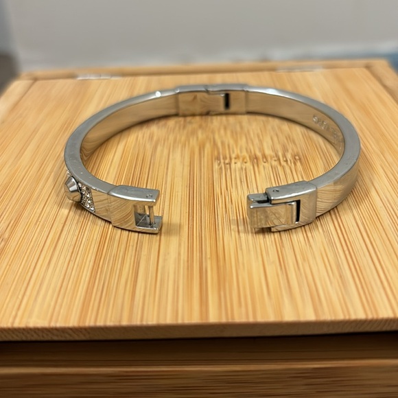 💎3/$50💎 Michael Kors Silver Diamond Pave Bracelet - Picture 4 of 5